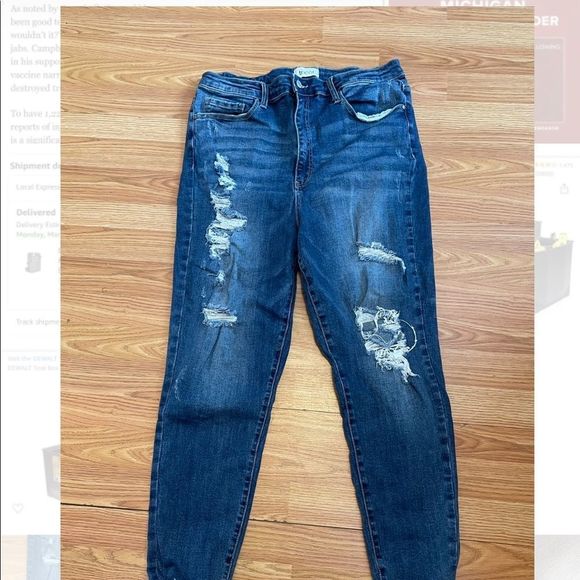 Tricot | DISTRESSED JEANS SIZE 2X - Picture 7 of 8